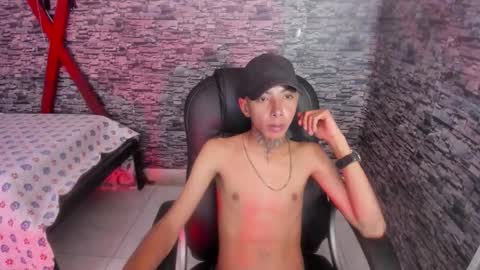 Snapshot of darikson_boy_ chatting on 12-03-25, 07:01 Darikson online show from 12-03-25, 07:01