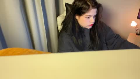 darina_wilsons online show from 10-26-25, 01:11