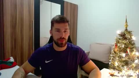 darius_94 online show from 12-04-25, 05:39