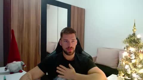 darius_94 online show from 12-17-25, 06:08