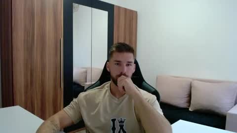 darius_94 online show from 05-18-26, 05:24