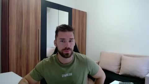 darius_94 online show from 06-01-26, 04:25