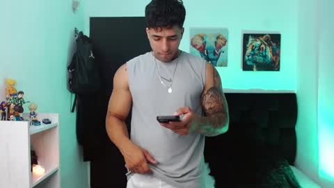 Snapshot of darius_phoenix chatting on 05-11-26, 06:38 Darius Phoenix online show from 05-11-26, 06:38