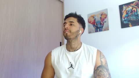 Snapshot of darius_phoenix chatting on 06-22-26, 05:10 Darius Phoenix online show from 06-22-26, 05:10
