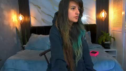 dark_dominika online show from 04-15-26, 01:07