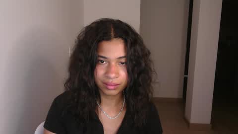 Snapshot of dark_enchantress_ chatting on 12-22-24, 01:45 Sofia online show from 12-22-24, 01:45