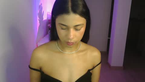 Snapshot of dark_enchantress_ chatting on 12-27-24, 01:22 Sofia online show from 12-27-24, 01:22