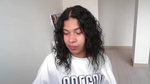 Snapshot of dark_enchantress_ chatting on 01-19-25, 10:28 Sofia online show from 01-19-25, 10:28