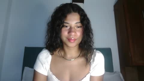 Snapshot of dark_enchantress_ chatting on 09-18-25, 06:15 Sofia online show from 09-18-25, 06:15