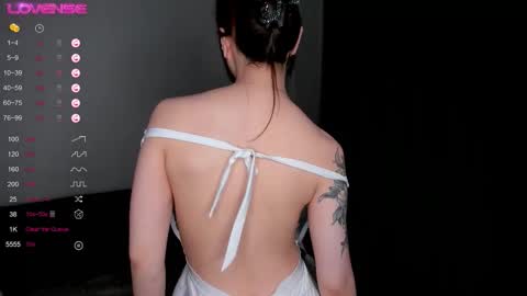 Snapshot of dark_ester chatting on 10-08-25, 11:41 Ester online show from 10-08-25, 11:41