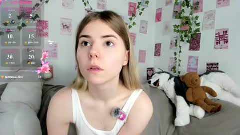 Ester online show from 06-18-26, 10:09