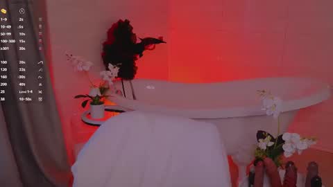 Snapshot of dark_lola_ chatting on 06-19-26, 02:16 Lola online show from 06-19-26, 02:16