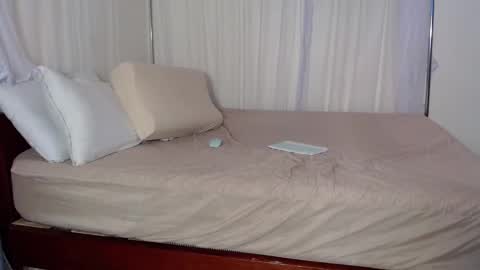 dark_qween online show from 04-17-26, 03:37