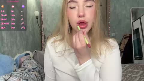 Snapshot of dark_side1213 chatting on 10-04-25, 10:35 Darkside online show from 10-04-25, 10:35