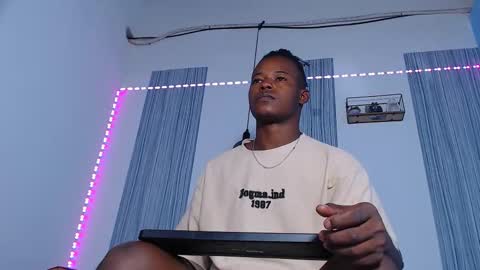 Snapshot of dark_stallionx chatting on 11-17-25, 07:19 Chris online show from 11-17-25, 07:19