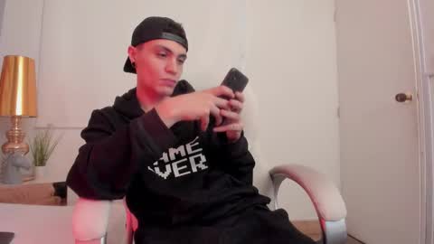 dark_sun333 online show from 11-01-25, 09:39