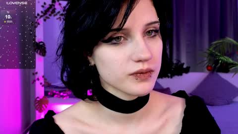 Snapshot of dark_vamp_ chatting on 12-26-24, 03:06 Vamp online show from 12-26-24, 03:06