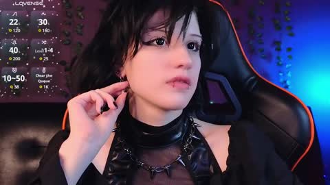 Snapshot of dark_vamp_ chatting on 01-19-25, 03:39 Vamp online show from 01-19-25, 03:39