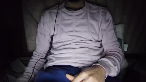 Snapshot of darkbud03 chatting on 02-04-25, 10:34 just a guy online show from 02-04-25, 10:34