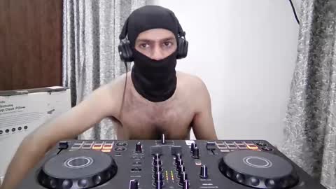 Snapshot of darkbud03 chatting on 10-27-25, 11:09 just a guy online show from 10-27-25, 11:09