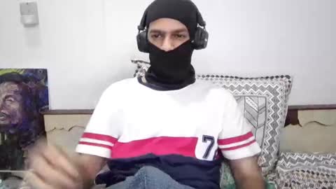 Snapshot of darkbud03 chatting on 10-30-25, 06:52 just a guy online show from 10-30-25, 06:52