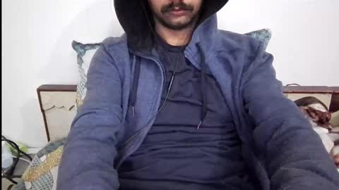Snapshot of darkbud03 chatting on 01-06-26, 05:05 just a guy online show from 01-06-26, 05:05