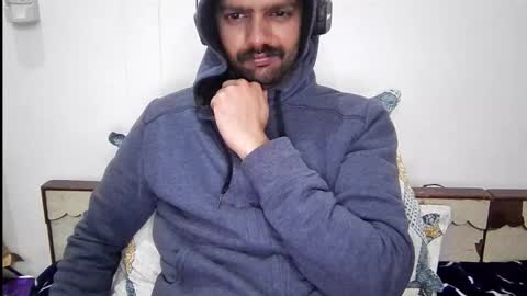 Snapshot of darkbud03 chatting on 01-15-26, 05:27 just a guy online show from 01-15-26, 05:27