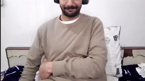 Snapshot of darkbud03 chatting on 01-19-26, 05:55 just a guy online show from 01-19-26, 05:55