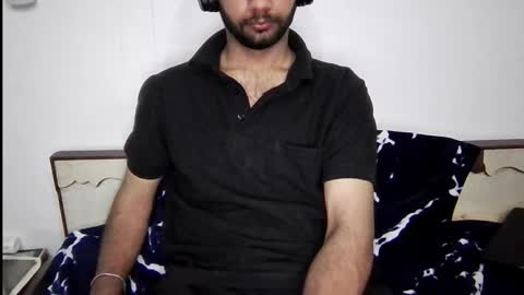 Snapshot of darkbud03 chatting on 02-25-26, 08:18 just a guy online show from 02-25-26, 08:18