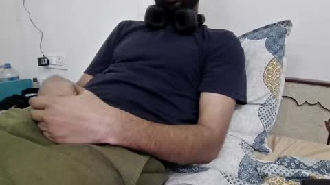 Snapshot of darkbud03 chatting on 03-21-26, 09:36 just a guy online show from 03-21-26, 09:36