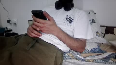 Snapshot of darkbud03 chatting on 03-25-26, 06:03 just a guy online show from 03-25-26, 06:03