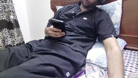 Snapshot of darkbud03 chatting on 05-02-26, 07:08 just a guy online show from 05-02-26, 07:08