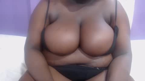 Snapshot of darkgiantmelanin chatting on 04-21-26, 01:42 darkgiantmelanin online show from 04-21-26, 01:42