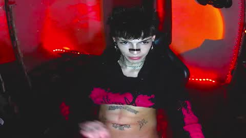 Snapshot of darkness_prince_x chatting on 12-14-25, 07:03 online show from 12-14-25, 07:03