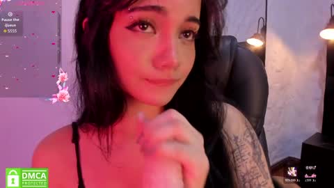 Snapshot of darky_doll chatting on 05-21-26, 12:06 Darky Doll online show from 05-21-26, 12:06