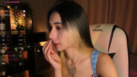 Snapshot of darlabelle chatting on 11-05-25, 03:39 Belle online show from 11-05-25, 03:39