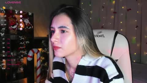 Snapshot of darlabelle chatting on 12-17-25, 03:56 Belle online show from 12-17-25, 03:56