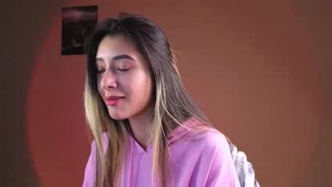 Snapshot of darlabelle chatting on 02-16-26, 05:47 Belle online show from 02-16-26, 05:47