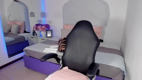 Darle Volant online show from 09-13-25, 01:44