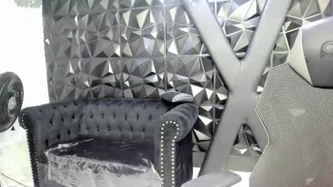 Snapshot of darlingbdsm_ chatting on 07-12-26, 01:02 Darling online show from 07-12-26, 01:02