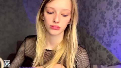 Snapshot of darlingdarinka chatting on 11-08-25, 08:40 D online show from 11-08-25, 08:40