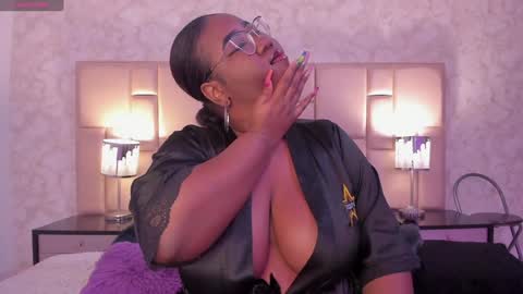 Snapshot of darnellqueen chatting on 01-28-25, 03:47 Darnell Queen online show from 01-28-25, 03:47