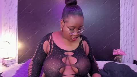 Snapshot of darnellqueen chatting on 11-10-25, 04:44 Darnell Queen online show from 11-10-25, 04:44