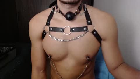 Snapshot of dave02_ chatting on 02-14-25, 01:02 David online show from 02-14-25, 01:02