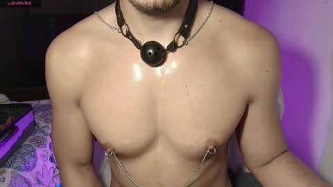 Snapshot of dave02_ chatting on 10-15-25, 01:11 David online show from 10-15-25, 01:11