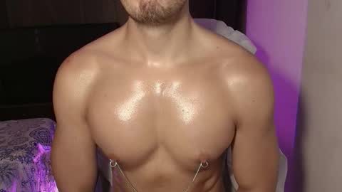 Snapshot of dave02_ chatting on 10-21-25, 02:07 David online show from 10-21-25, 02:07