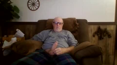 Snapshot of dave571960 chatting on 10-05-25, 10:24 dave571960 online show from 10-05-25, 10:24