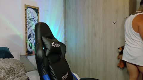 DAVE MAX online show from 02-03-25, 02:47