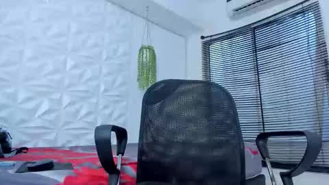 Snapshot of dave_skinnycum420 chatting on 09-13-25, 12:49 dave online show from 09-13-25, 12:49