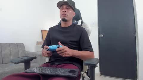 Snapshot of dave_skinnycum420 chatting on 09-30-25, 02:16 dave online show from 09-30-25, 02:16